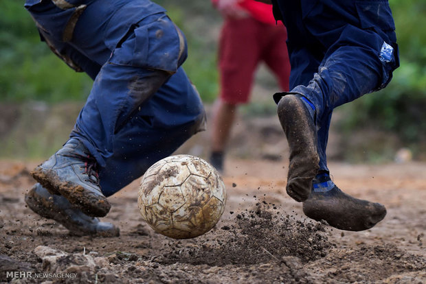 میادین فوتبال در اقصی نقاط جهان‎