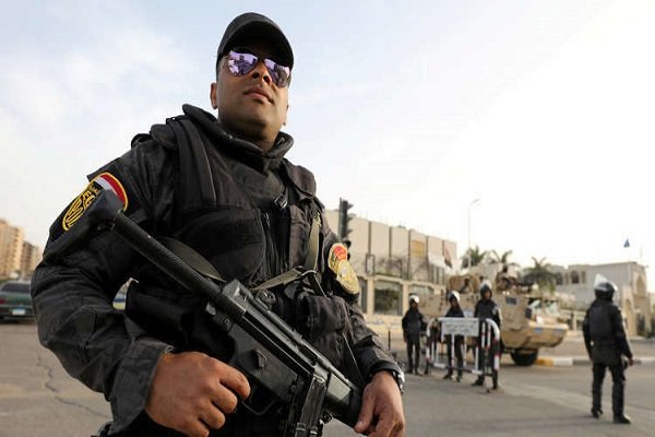 پلیس مصر حمله تروریستی در العریش را خنثی کرد/۴پلیس مصری کشته شدند