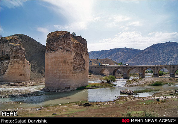 حال ناخوش مادر پل‌های تاریخی ایران/ «کشکان» را آب برد، مسئولان را خواب!