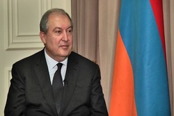 Armenia calls for expansion of ties with Iran