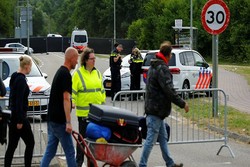 پلیس هلند: راننده خودروئی که وارد جمعیت شده بود، بازداشت شد