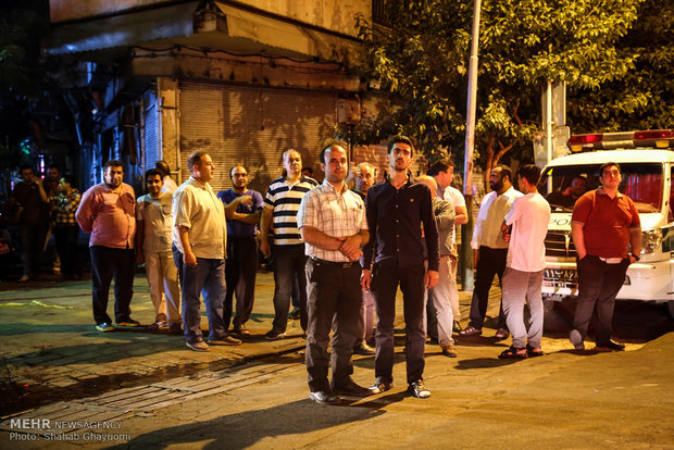 حضور مردم ،کسبه و نیروهای انتظامی و خدماتی در خیابان امیر کبیر