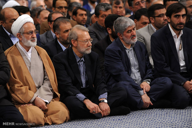 Leader receives Iranian lawmakers on Wed.