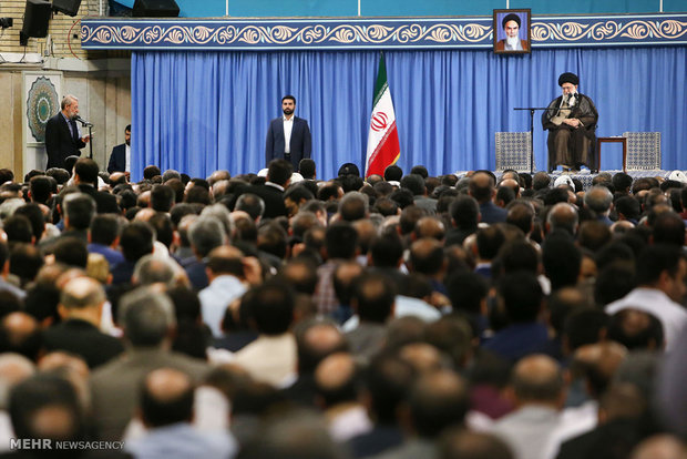 رہبر معظم انقلاب اسلامی سے پارلیمنٹ کے نمائندوں کی ملاقات