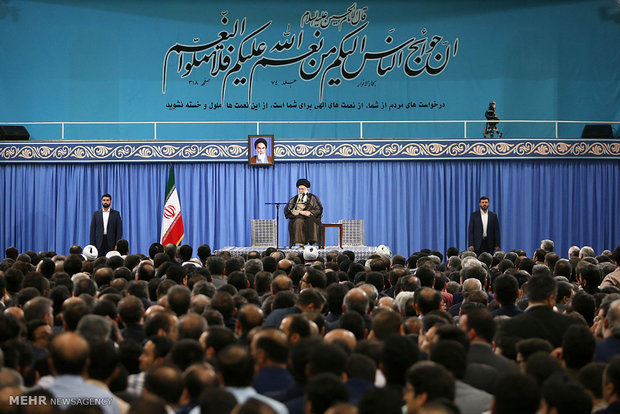 Leader receives Iranian lawmakers on Wed.