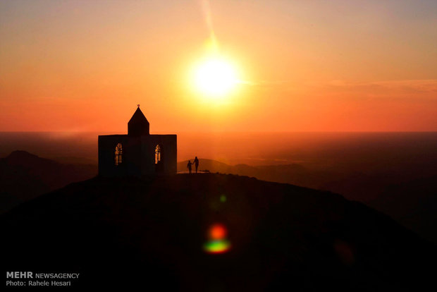 تصاویر ثبت شده از زندگی روزمره و محیط پیرامون. انعکاس