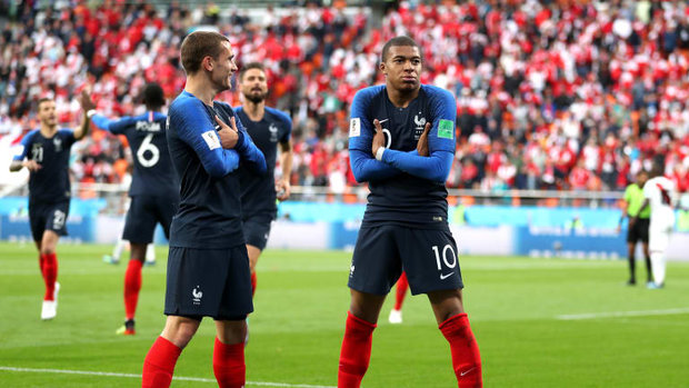صعود فرانسه به مرحله یک هشتم نهایی/حذف زودهنگام پرو