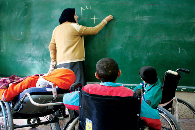 مناسب سازی مدارس محل تحصیل افراد معلول به طور جدی پیگیری شود