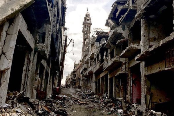 حمله ائتلاف ادعایی آمریکا به استان حمص در سوریه/ یک نظامی کشته شد