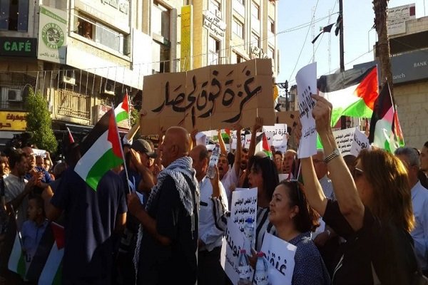 تظاهرات در کرانه باختری در حمایت از اهالی غزه