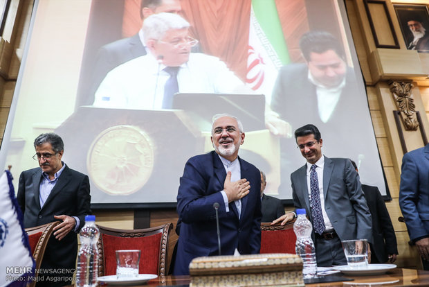 Iran chamber of commerce meeting with Zarif