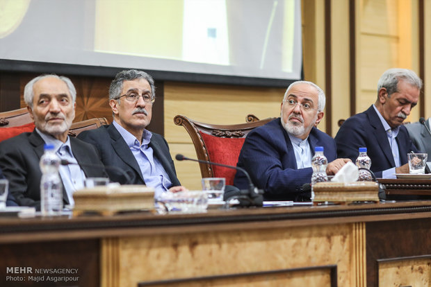 Iran chamber of commerce meeting with Zarif