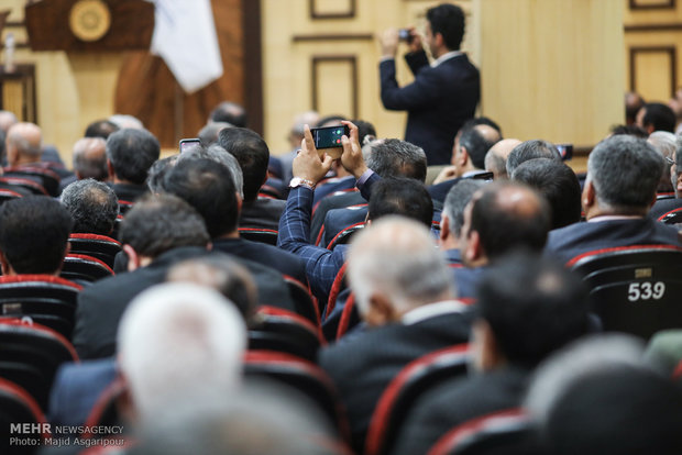 Iran chamber of commerce meeting with Zarif