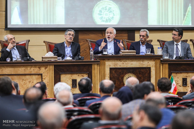 نشست اعضای اتاق بازرگانی ایران با وزیر امور خارجه