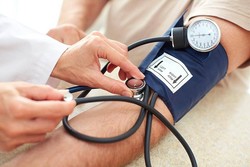 ۵۰ درصد مبتلایان به فشار خون بالا از بیماری خود آگاهی ندارند