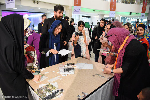 ساخت بزرگترین پازل با موضوع سمفونی لک لک ها 