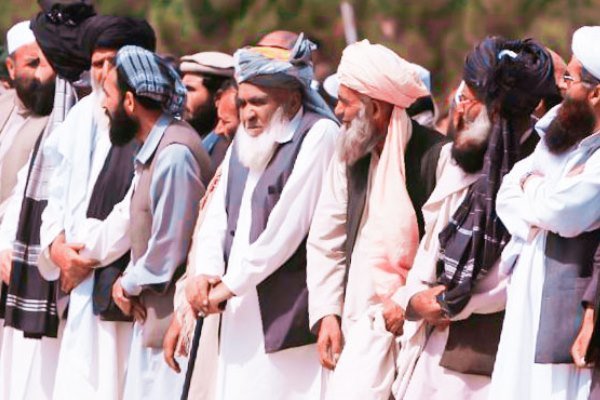 طالبان تدعو أمريكا لإجراء محادثات للوصول إلى تفاهم لإنهاء الحرب في أفغانستان