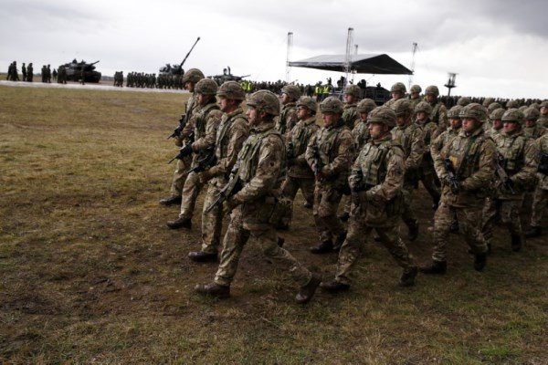  ۳۰۰۰ نظامی انگلیسی در اوکراین می جنگند