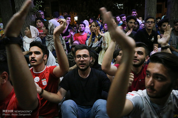 تماشای دیدار تیم ملی فوتبال ایران و پرتغال  در همدان