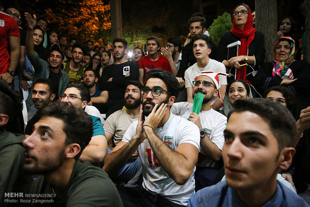 تماشای دیدار تیم ملی فوتبال ایران و پرتغال  در همدان