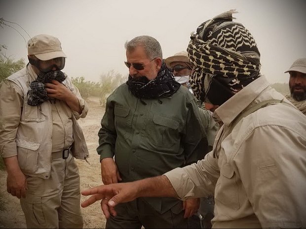 قائد القوة البرية للحرس الثوري تفقد منطقة الاشتباك مع خلية ارهابية في ميرجاوة
