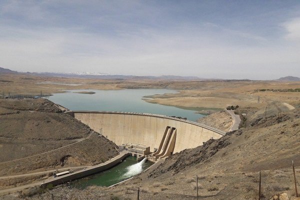 نیروگاه سد زاینده رود با کاهش ارتفاع آب از مدار تولید خارج می‌شود