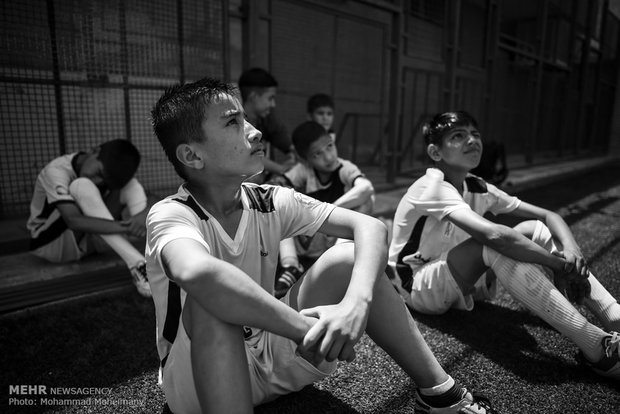مدرسة كرة القدم للأطفال لحمايتهم من ظاهرة العمالة 