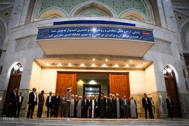 Judiciary head reciting pledge to lofty ideals of Imam Khomeini