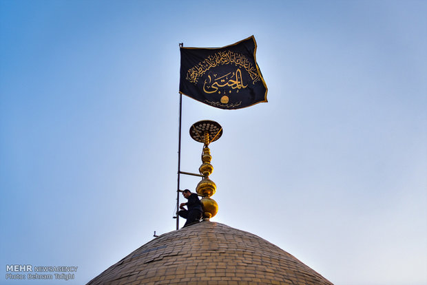 شاہ عبدالعظیم کے گنبد کا پرچم تبدیل