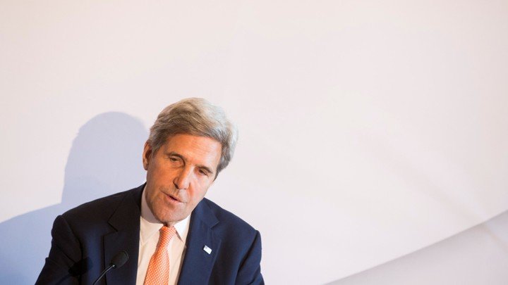 Kerry says Trump risking war by exiting nuclear deal