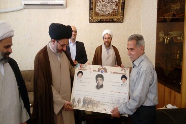 دیدار مدیران تبلیغات اسلامی استان با خانواده شهدای سازمان