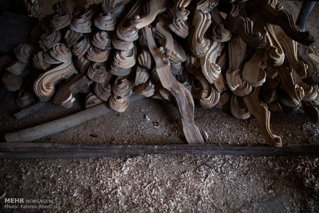 قرية "سمقاوُر" عاصمة فن الحفر على الخشب بإيران