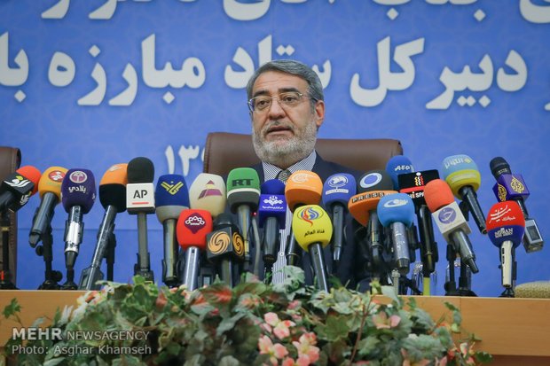 Interior min. holds presser in Tehran