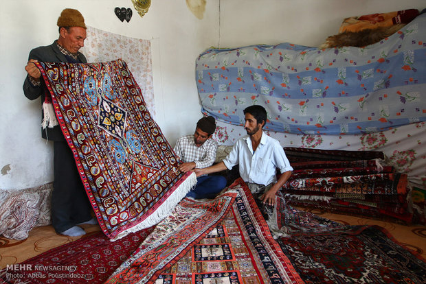 ُUnique Turkmen carpet 'Dorou'