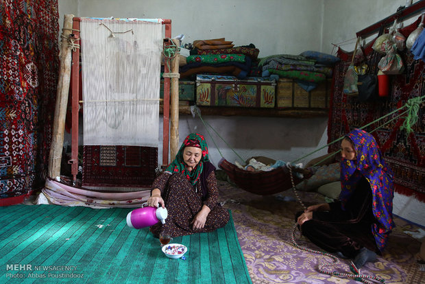 ُUnique Turkmen carpet 'Dorou'