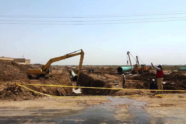 بازسازی خط انتقال آب روستاهای آبادان در دو فاز در حال انجام است