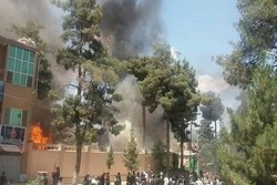 معترضان ساختمان استانداری فاریاب را آتش زدند/ یک کشته و ۱۰ زخمی