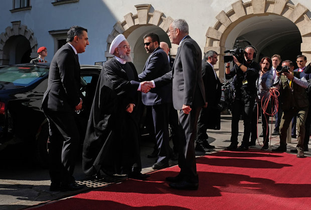 President Rouhani meets with Austrian top officials in Vienna