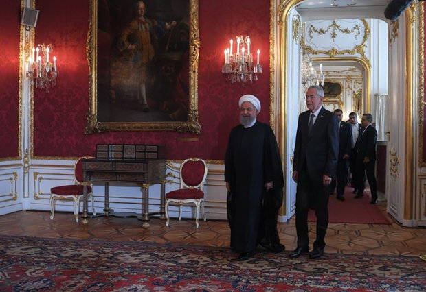 President Rouhani meets with Austrian top officials in Vienna