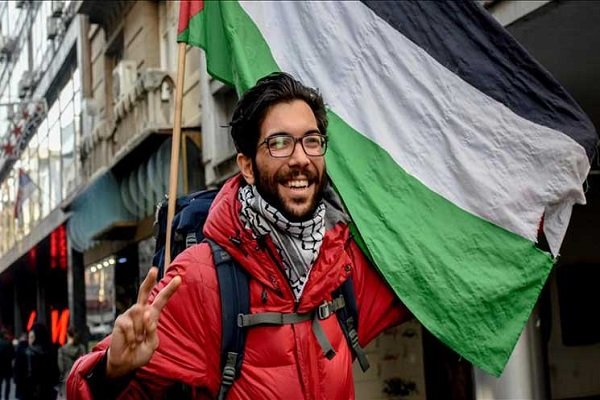 الناشط السويدي "بنيامين لادرا" لم يُحرم من قمع الاحتلال الصهيوني 