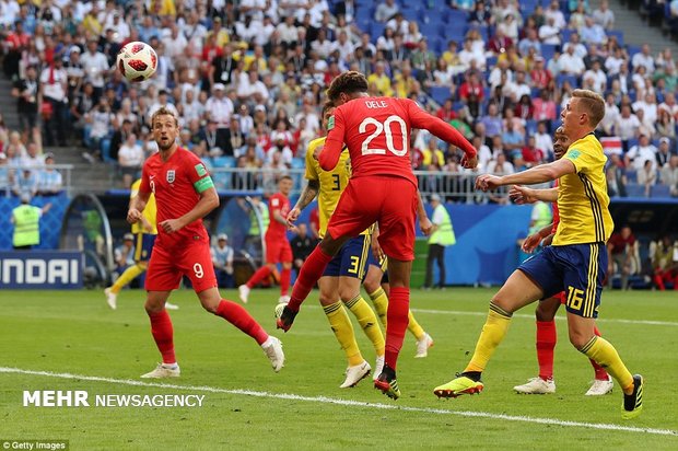 دیدار تیم های ملی فوتبال سوئد و انگلیس