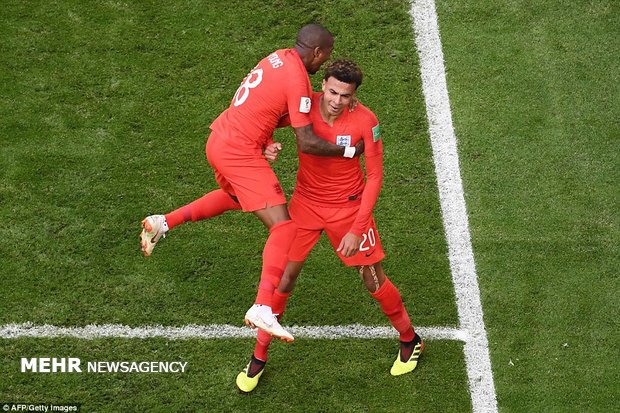 دیدار تیم های ملی فوتبال سوئد و انگلیس