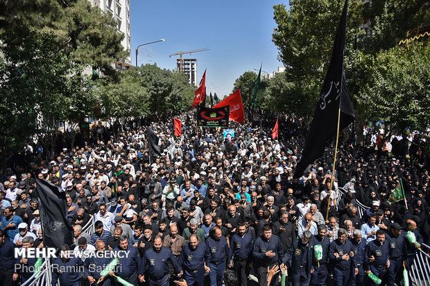 Mourners in Mashahhd mark Imam Sadegh martyrdom 