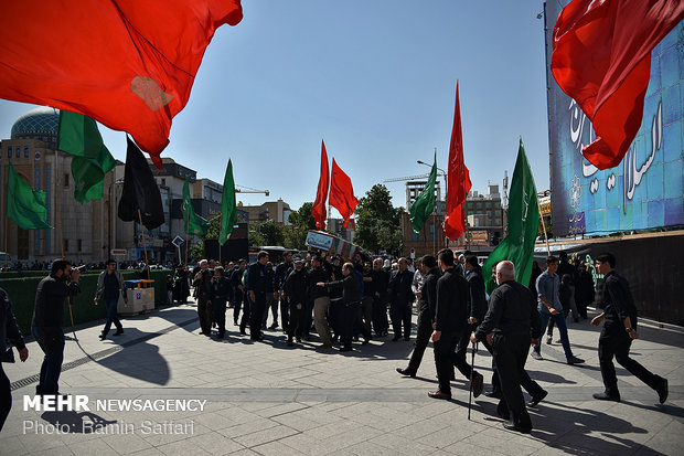 Mourners in Mashahhd mark Imam Sadegh martyrdom 