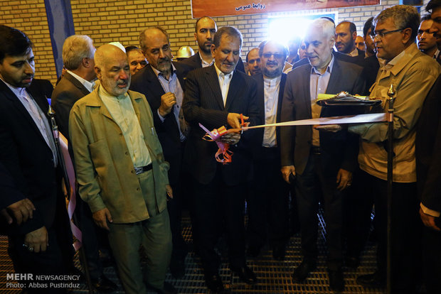 Jahangiri inaugurating steel projects in Isfahan