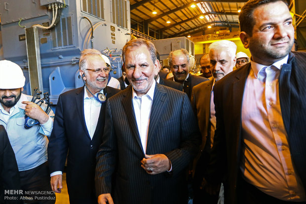 Jahangiri inaugurating steel projects in Isfahan