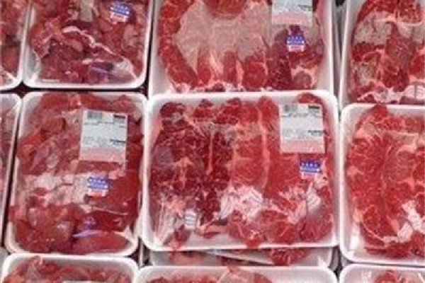 ۱۱ تن گوشت قرمز وارداتی در آذربایجان غربی توزیع شد