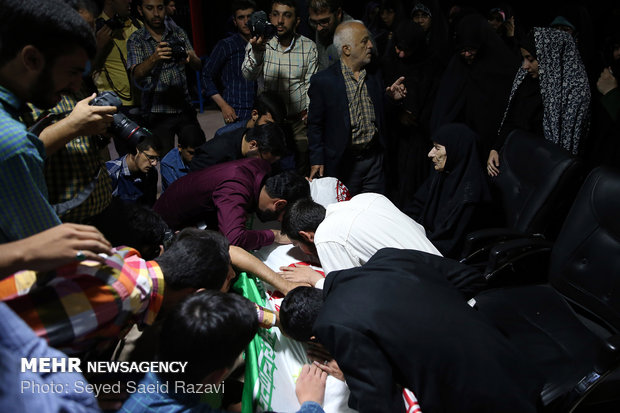 شهید محمد عمویی پس از ۳۶ سال در آغوش مادر