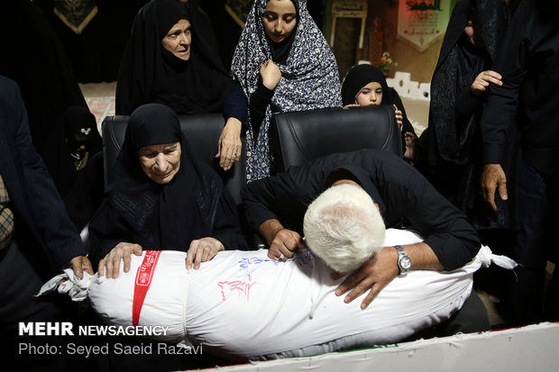 شهید محمد عمویی پس از ۳۶ سال در آغوش مادر