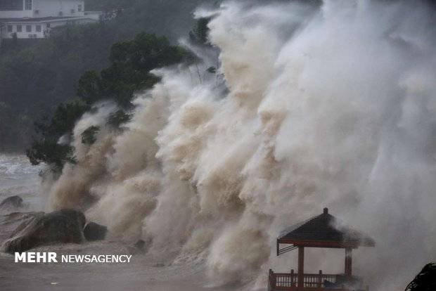 اليابان تستعد لإعصار قوي ورياح عاتية